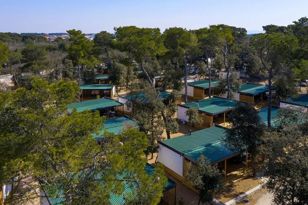 Mobile Home Saky, Biograd Na Moru