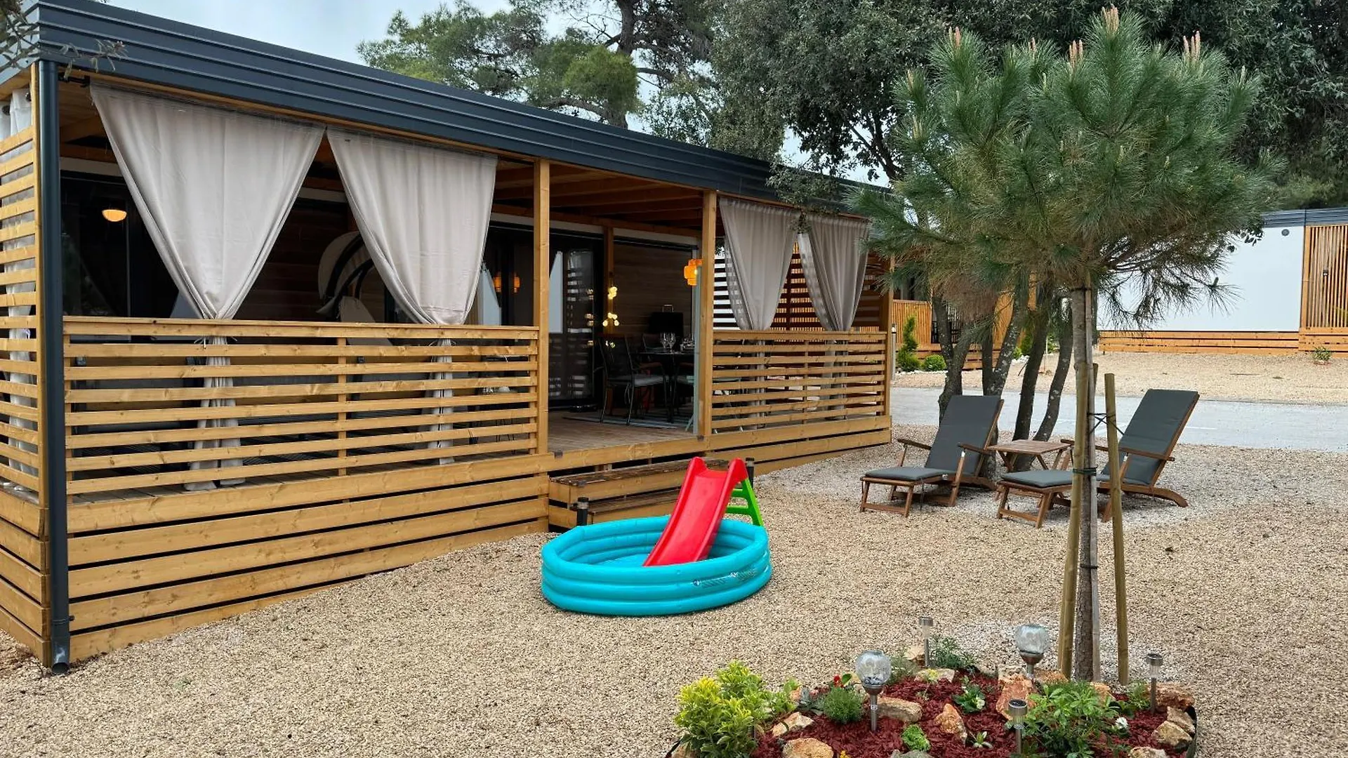 Mobile Home Saky, Biograd Na Moru